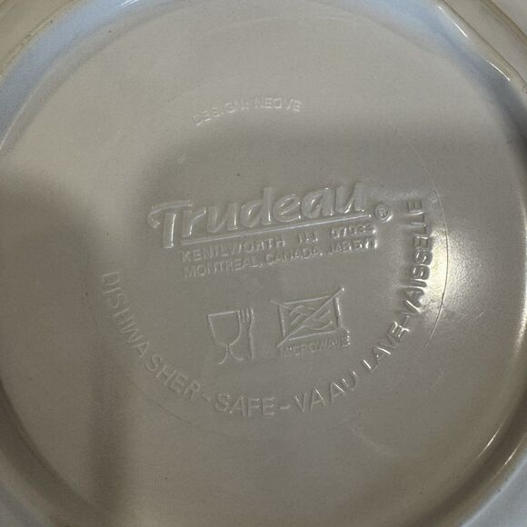 8 Trudeau Melamine Bowls & Plates With Fruit Dee Perry Design Scallop Rimmed EUC - Picture 11 of 12